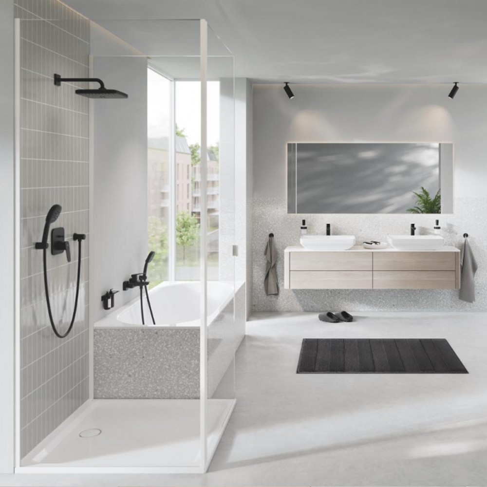 Смеситель для ванны Grohe Cubeo 1018142430 с душевым набором, черный матовый